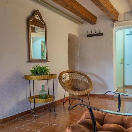 Dom wakacyjny Spacious House In Trabal Can Trabal