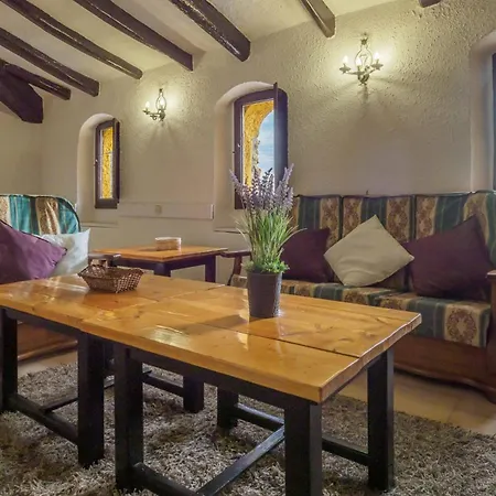 Dom wakacyjny Spacious House In Trabal *