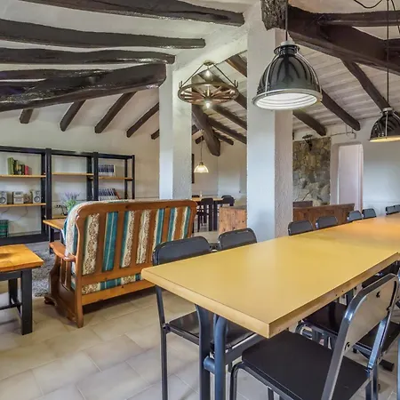 Spacious House In Trabal